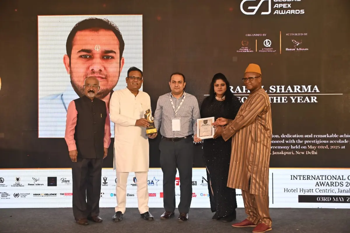 Rahul Sharma, founder of Seospidy, receiving the CEO of the Year 2025 award