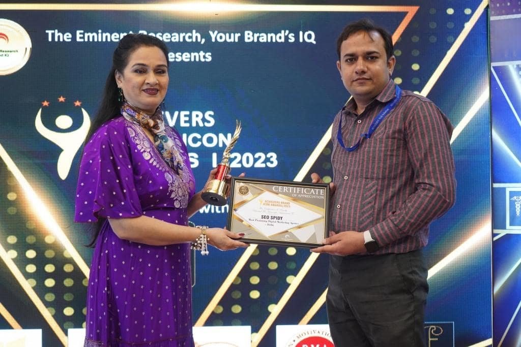 website designing company in Faridabad -SEOSPIDY Awarded as most promising digital marketing agency Delhi 2023 from Famous Indian Actress and Singer Padmini Kolhapuri